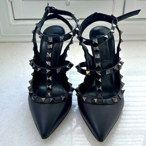 Valentino size 36 black leather
